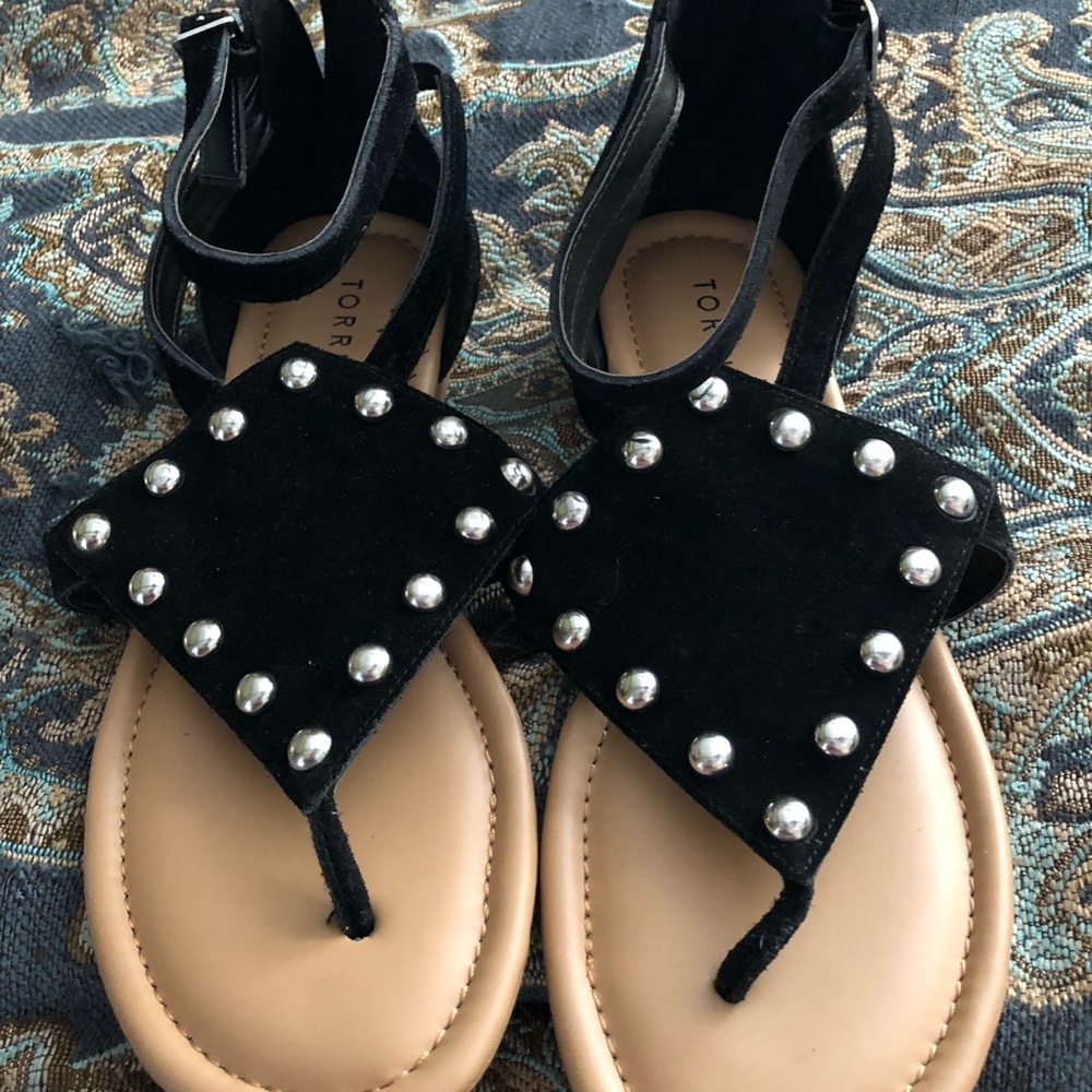 EUC Torrid Black Sandals Sz 9 wide